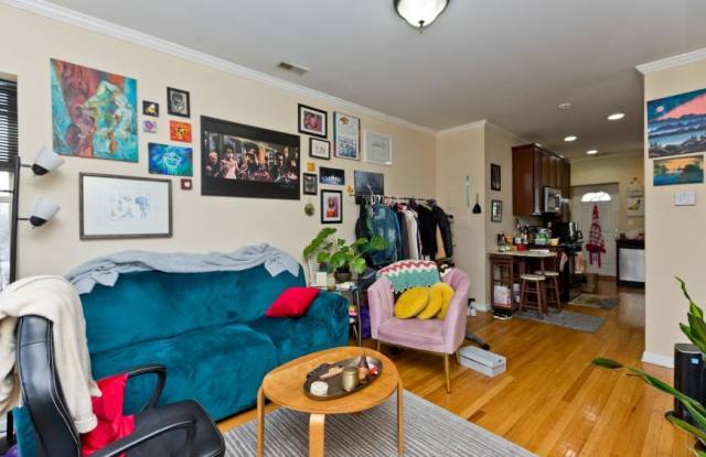 Photo of 4338 N Spaulding