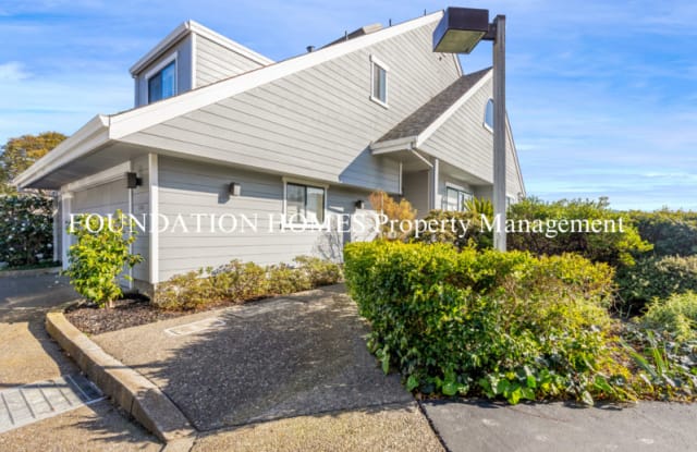 6014 Shelter Bay Ave