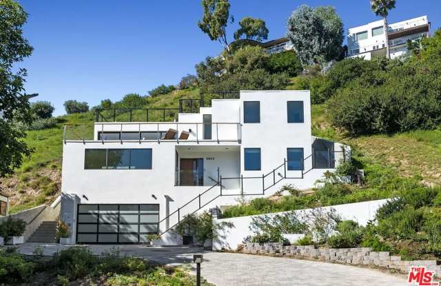 Photo of 3843 Rambla Pacifico