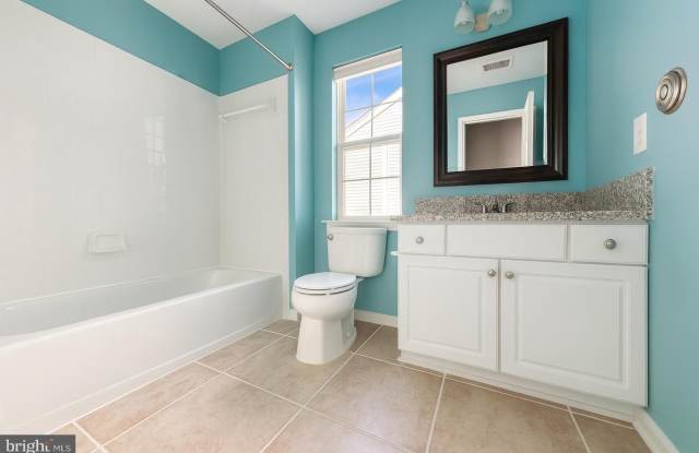 44180 SHADY GLEN Terrace