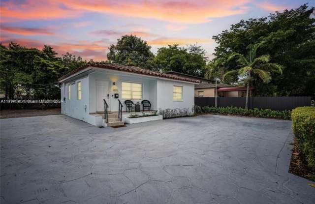 Photo of 1021 NW 37th Ave