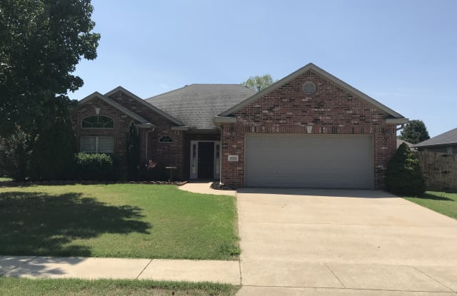 4723 W Homespun Dr - 4723 West Homespun Drive, Fayetteville, AR 72704