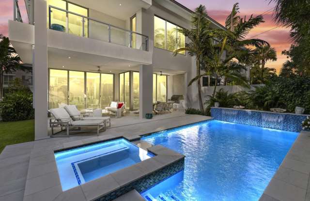 402 Ocean One Lane