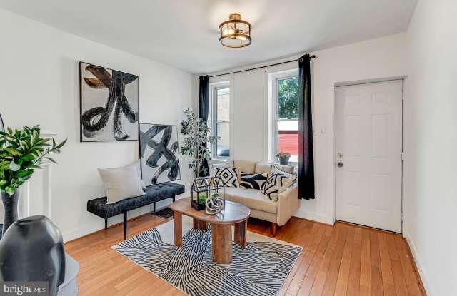 Charming Fishtown 2-Bedroom with Modern Updates