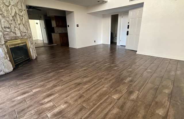 Photo of 1475 Brittany Lane unit: 8