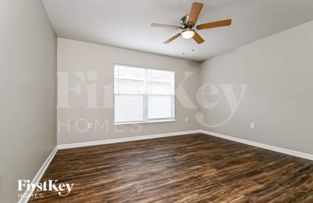 10915 Banyan Wood Way