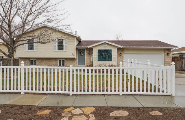 389 East Wyandotte Avenue - 389 East Wyandotte Avenue, Sandy, UT 84070