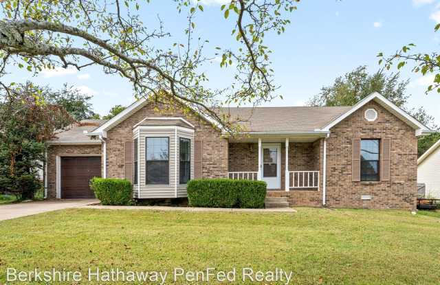 111 Whitehall Dr - 111 Whitehall Drive, Clarksville, TN 37042