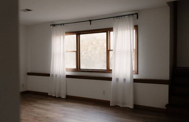 Photo of 533 Maple Square