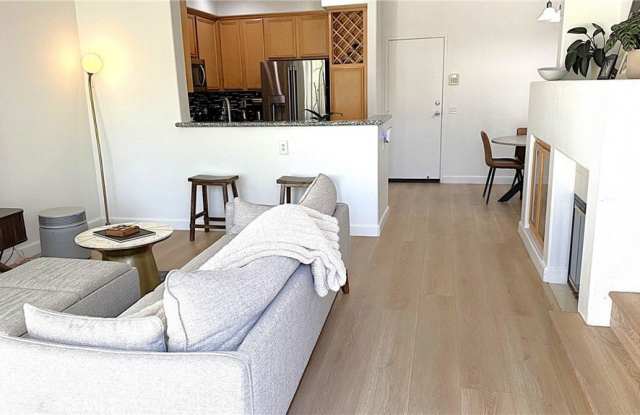 8382 E Truckee