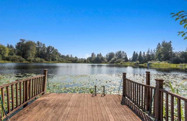 Peaceful Lakefront Living in Kirkland