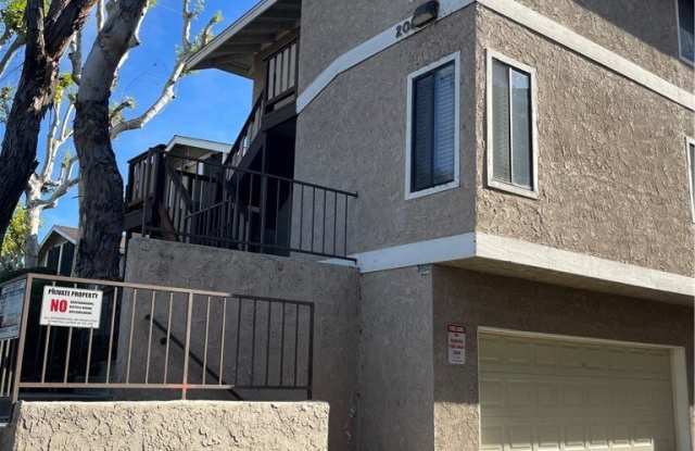 Photo of 208 W Olive Ave