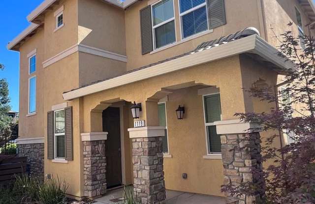 1119 veranda court
