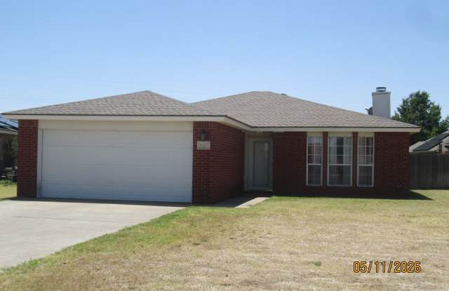 HOUSE - 3 Bedrooms, 2 Bath, 2 Car Garage