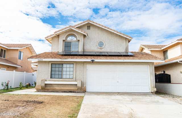 45809 E Evelyn Court