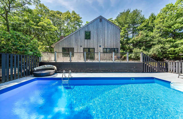33 Woodbine Drive