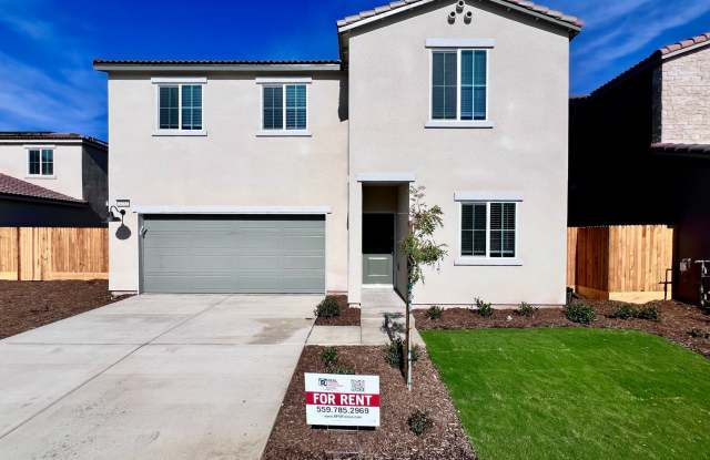 $2,950 Ashlan  Highland - Clovis 4 Bedroom/ Solar Panels/ Tesla Power Wall