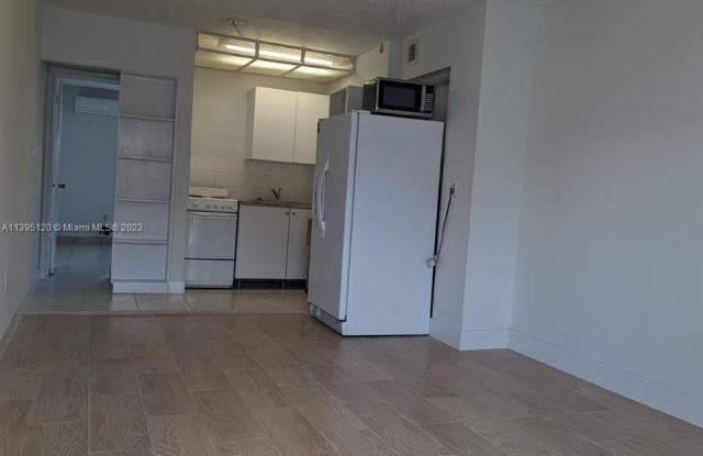 1078 W 42nd Pl
