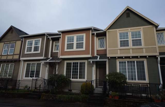 2 bedroom Beaverton Jewel - APPLICATION PENDING - 1658 Southwest 172nd Terrace, Aloha, OR 97003