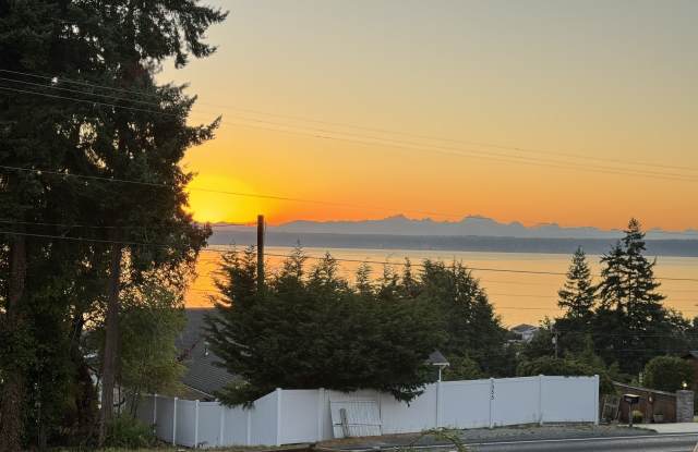 Photo of 1353 Rainbow Lane