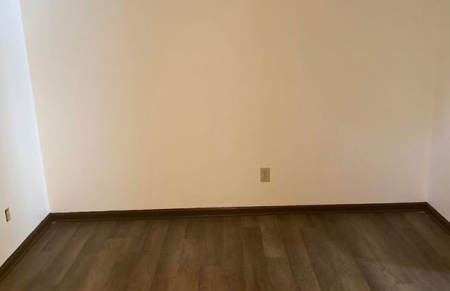 Newly Upgraded Townhouse