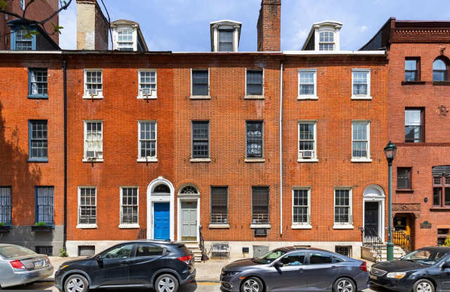 1223 SPRUCE Street unit: 1R