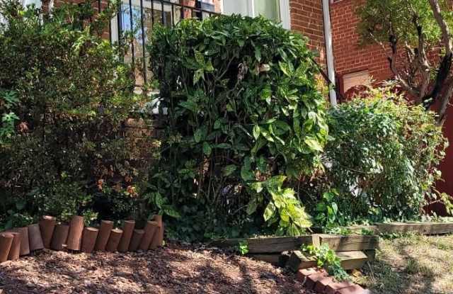 Photo of 744 HILLTOP Terrace SE