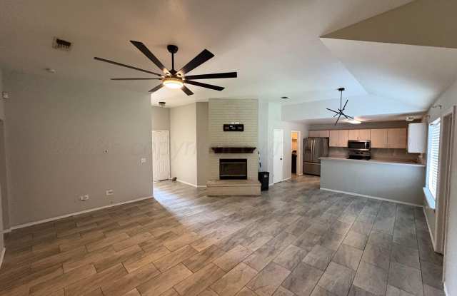 7615 LOMA VISTA Drive