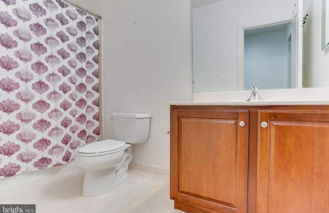 18353 FAIRWAY OAKS Square