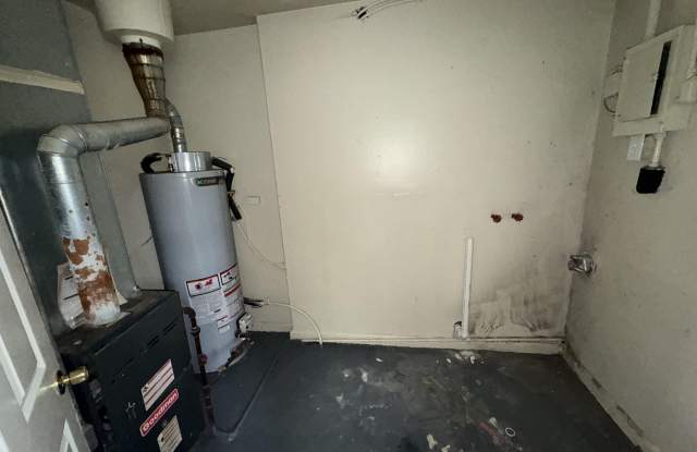 2145 N Kenyon St - 1