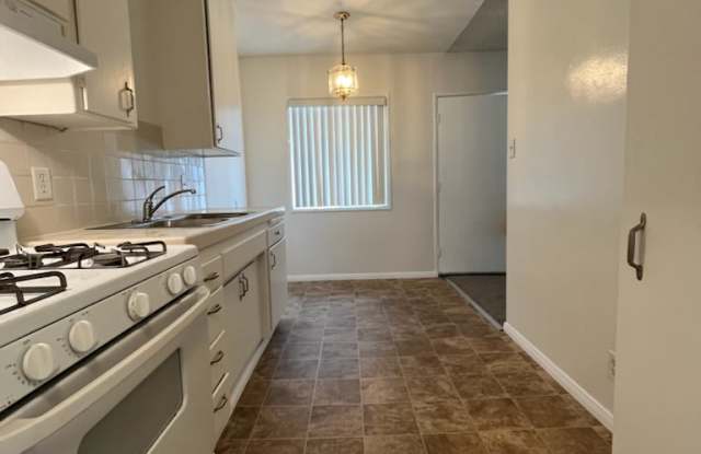 16710 Pacific Avenue