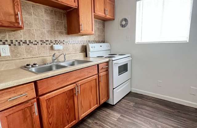 $500 OFF ON 1ST MONTH RENT!! $99.00 APPLICATION FEE!! ONLY ONE LEFT HURRY!!