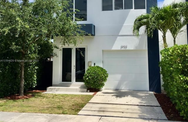 2933 SW 27th Ter - 2933 Southwest 27th Terrace, Miami, FL 33133