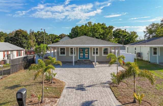 321 21ST STREET W