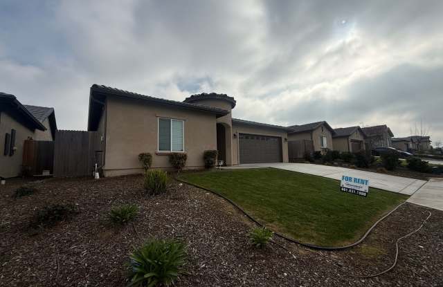 Modern 4-Bedroom Home in Northeast Bakersfield