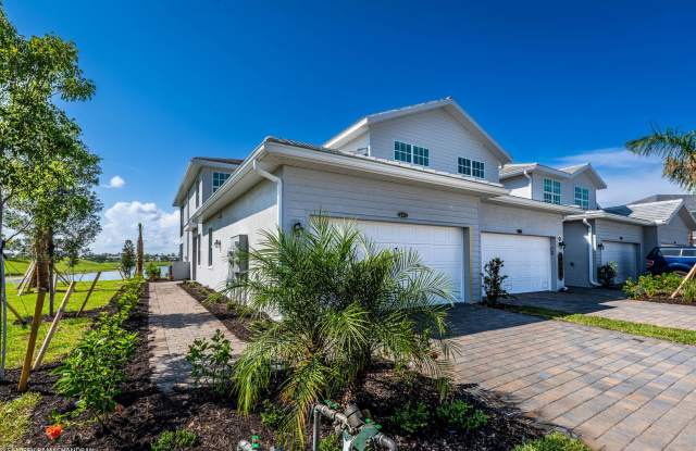 PET FRIENDLY BRAND NEW 3-BEDROOM COACH HOME- FANTASTIC WATER VIEWS photos photos