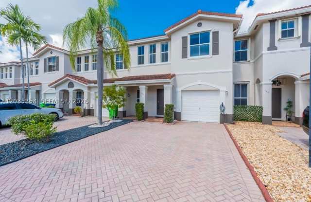 102 Riverwalk Cir