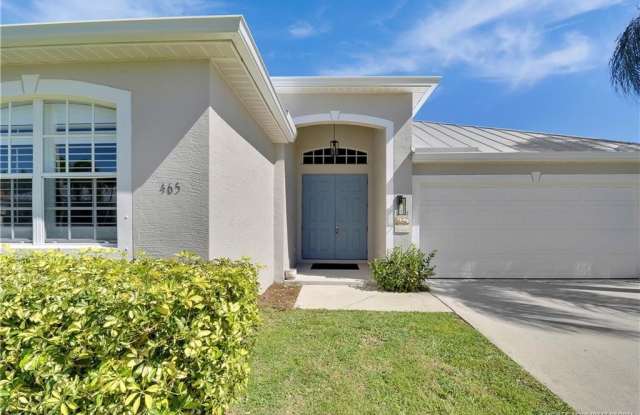 465 NW Sunflower Place