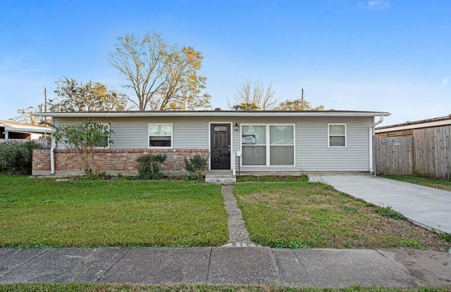 2102 S Butterfly Cir - 2102 South Butterfly Circle, Terrytown, LA 70056