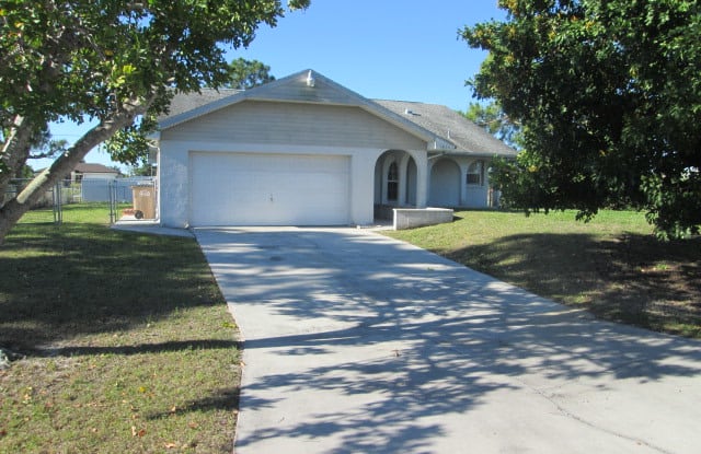 1476 NW 19th Ter - 1476 Northwest 19th Terrace, Cape Coral, FL 33993