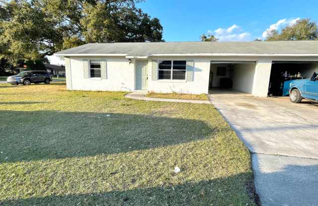 Photo of Nice 2/1 Duplex Home for Rent in St. Cloud