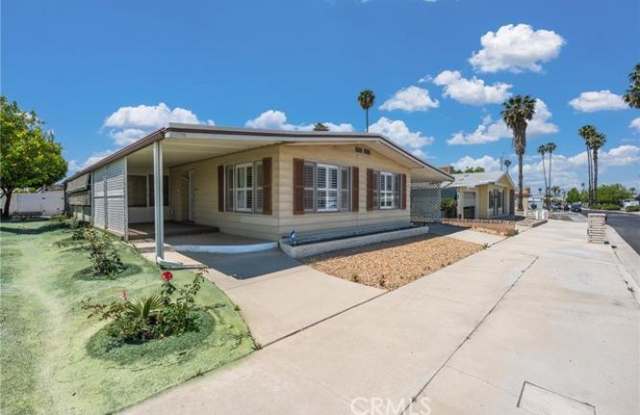 1275 West Johnston Avenue