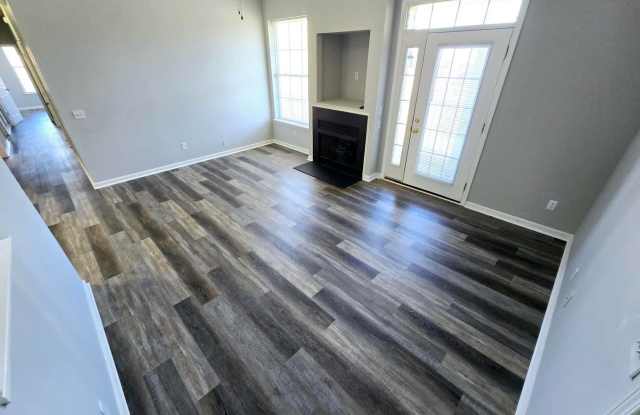 Photo of NEW LISTING: Stunning 3 Bed, 2 Bath Condo in Burlington!