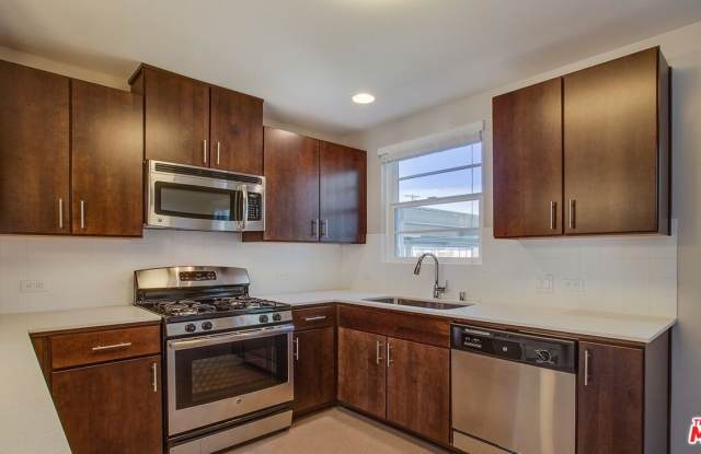 1012 Fredrick Street unit: 3