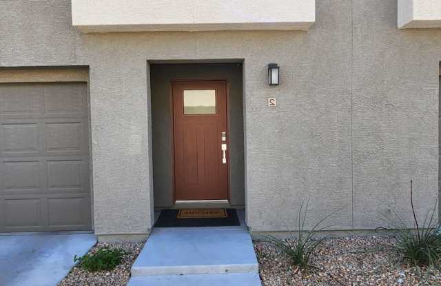 3-Bedroom Townhome with Internet, Cable, Water, Sewer & Trash Included