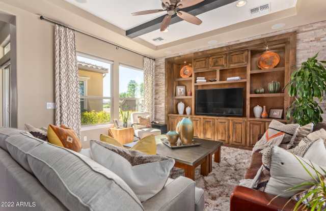 628 E PEACH TREE Street