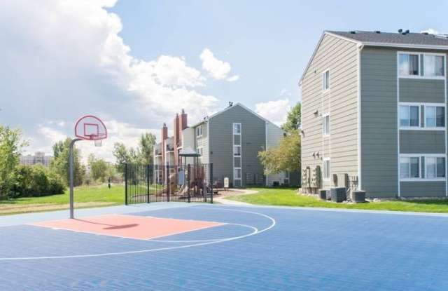 Summit Riverside Apartments