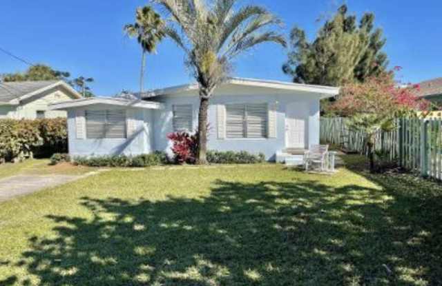 Photo of 621 Northeast 3rd Avenue