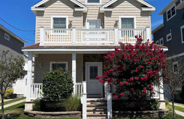 Photo of 107 N Douglas Ave