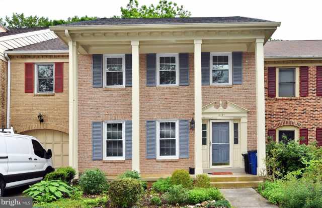 10121 CRESTBERRY PLACE